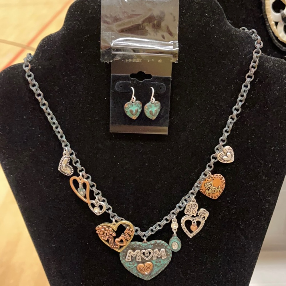 MOM  NECKLACE  SET